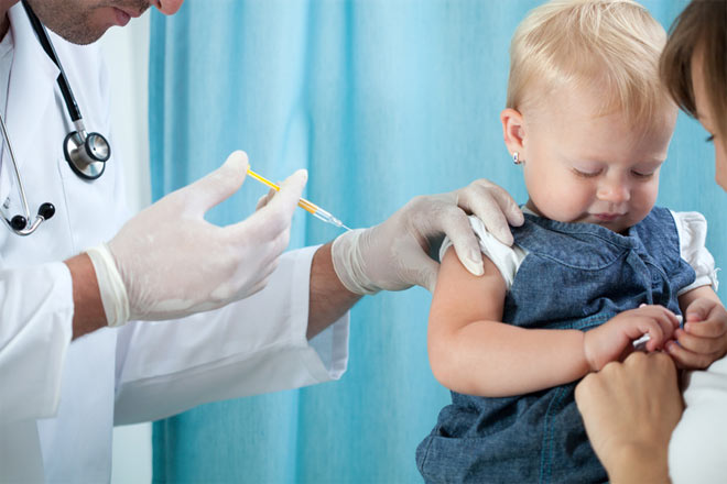 Понос после АКДС у ребенка – может ли быть диарея после прививки