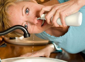 Чем и как промывать нос при насморке